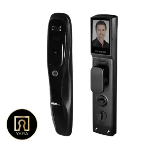 دستگیره دیجیتال و هوشمند AEG مدل DF01 رنگ مشکی با صفحه لمسی و سنسور اثر انگشت نصب شده روی درب ضد سرقت
